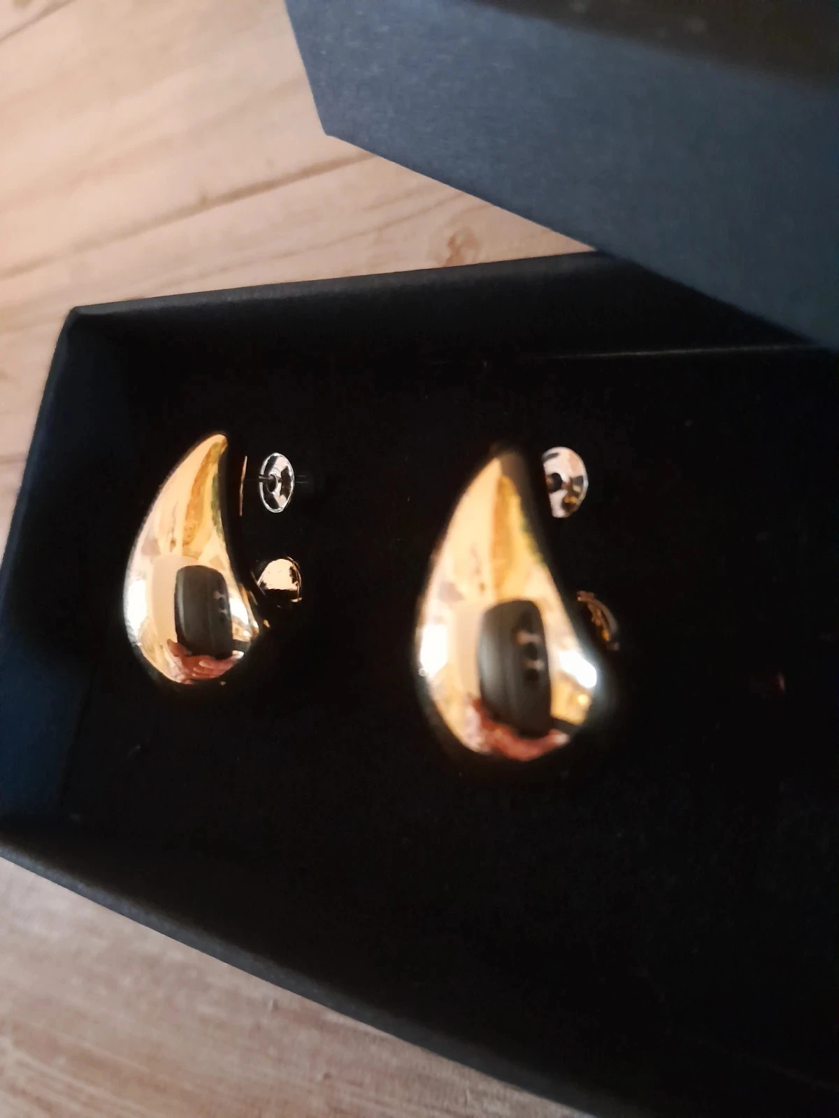Gedruppelde oorbellen, gouden kleur – photo 2